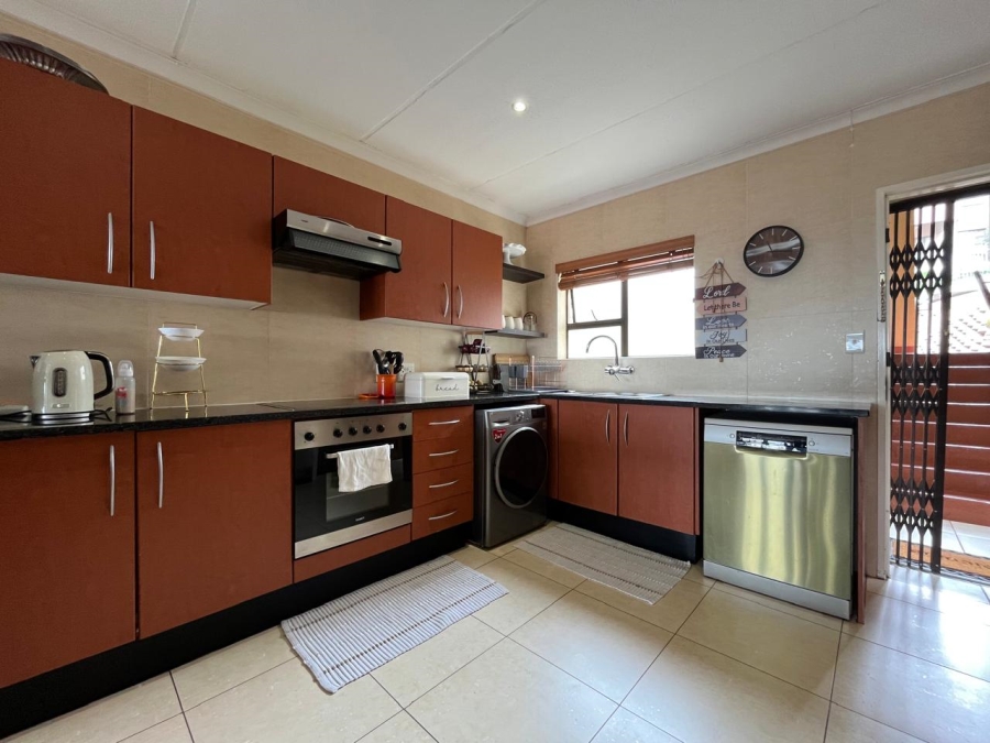 To Let 3 Bedroom Property for Rent in Bassonia Rock Gauteng