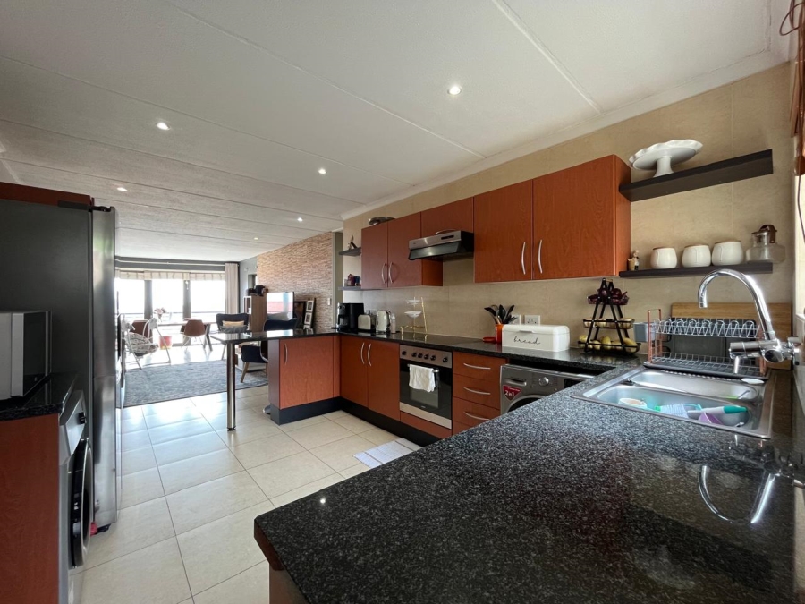 To Let 3 Bedroom Property for Rent in Bassonia Rock Gauteng