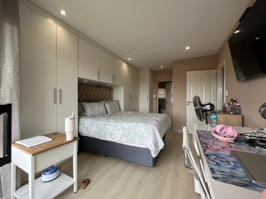 To Let 3 Bedroom Property for Rent in Bassonia Rock Gauteng