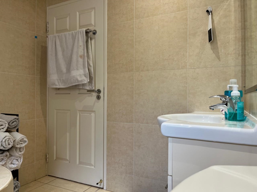 To Let 3 Bedroom Property for Rent in Bassonia Rock Gauteng