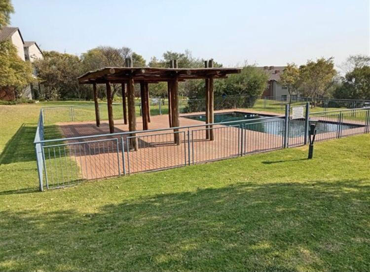 To Let 2 Bedroom Property for Rent in Jackal Creek Golf Estate Gauteng