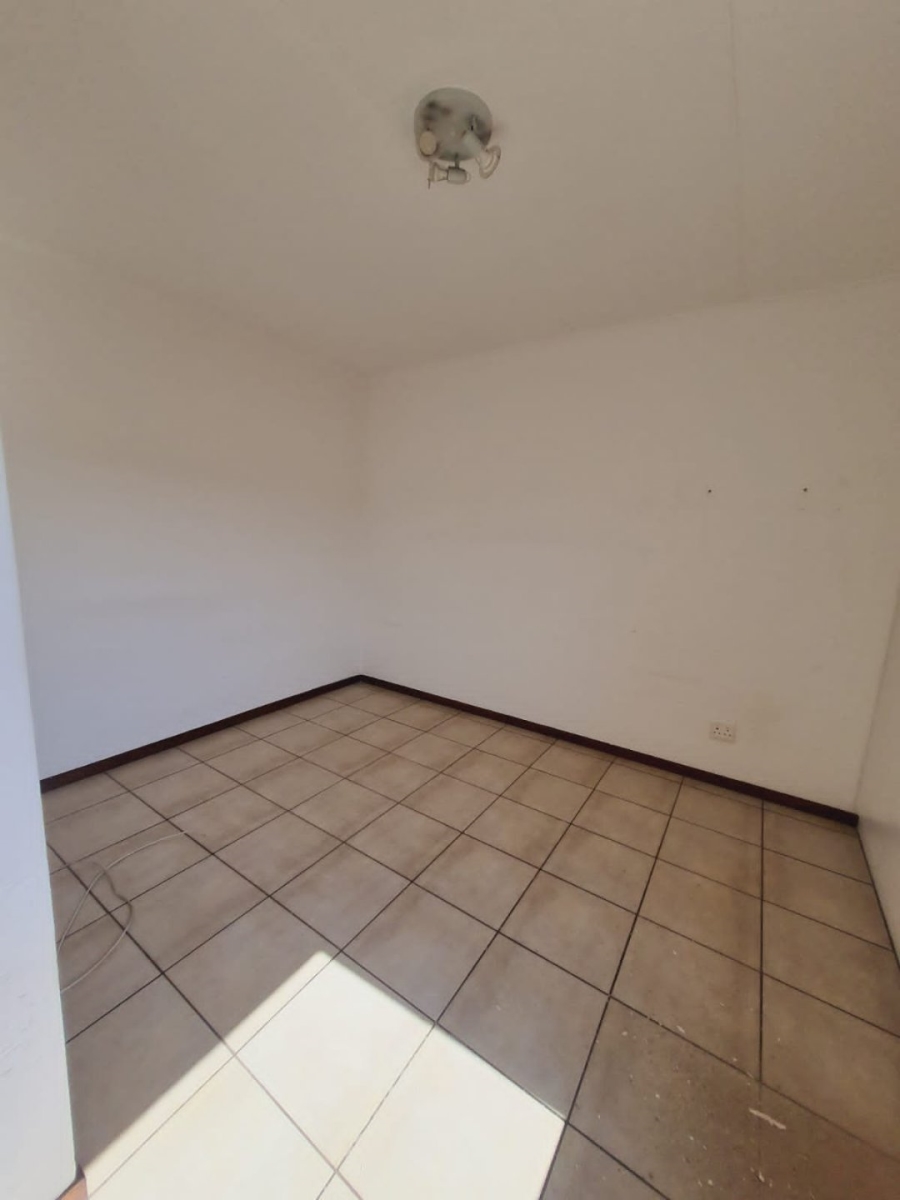 2 Bedroom Property for Sale in Helderwyk Gauteng