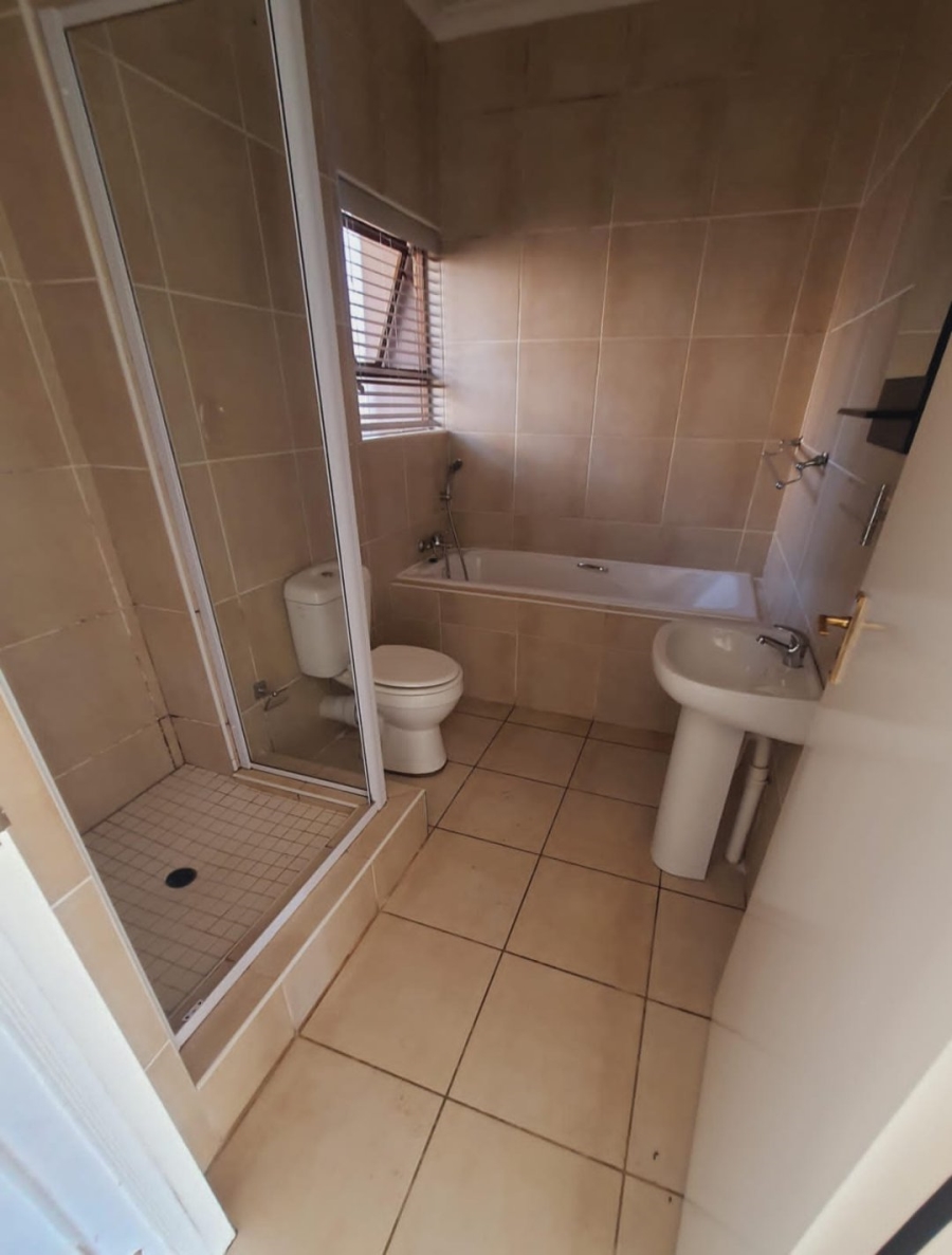 2 Bedroom Property for Sale in Helderwyk Gauteng