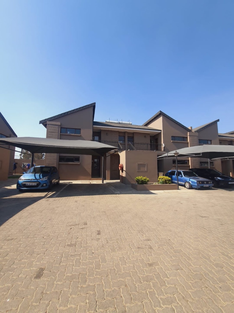 2 Bedroom Property for Sale in Helderwyk Gauteng