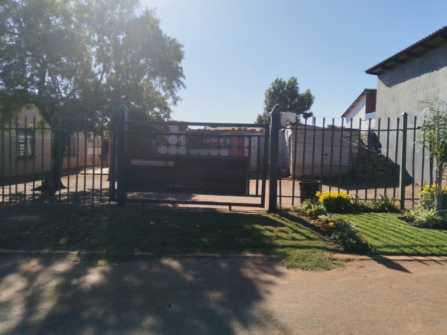  Bedroom Property for Sale in Soshanguve South Gauteng