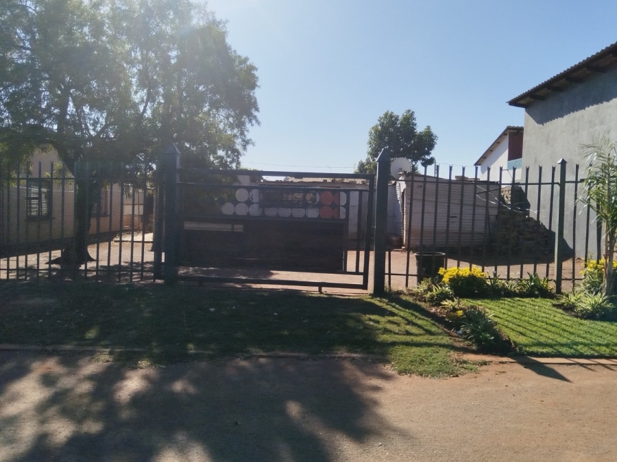  Bedroom Property for Sale in Soshanguve South Gauteng