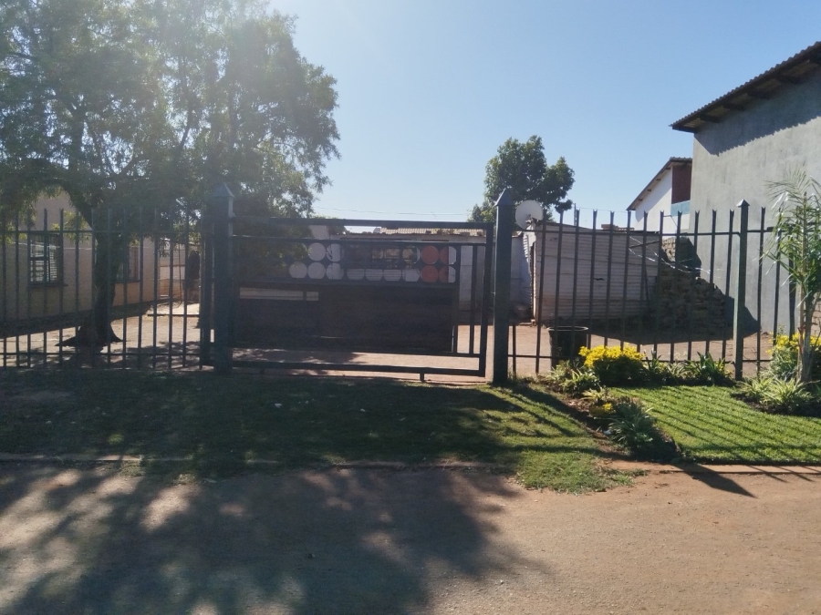 Bedroom Property for Sale in Soshanguve South Gauteng
