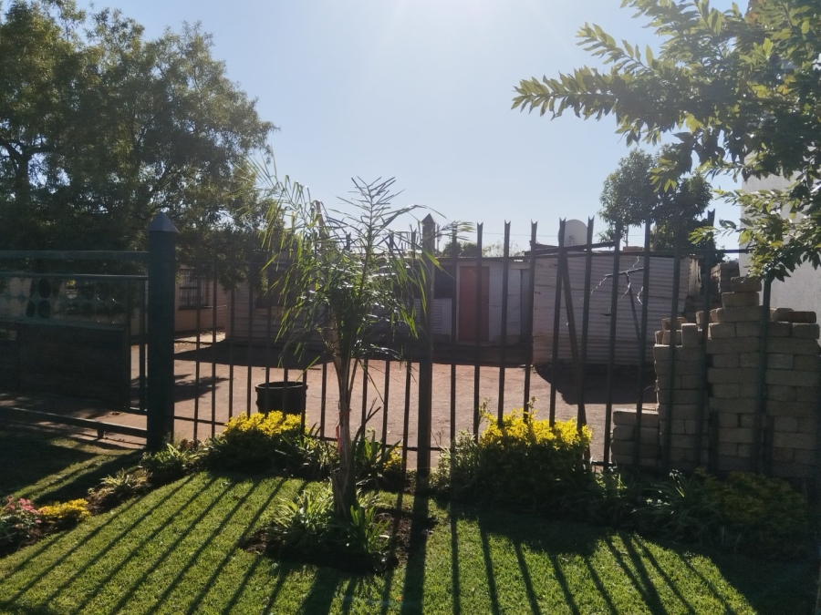  Bedroom Property for Sale in Soshanguve South Gauteng