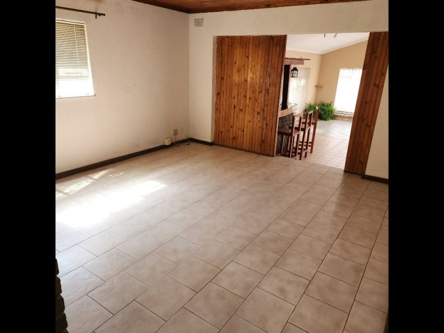 To Let 4 Bedroom Property for Rent in Terenure Gauteng