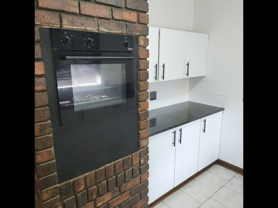 To Let 4 Bedroom Property for Rent in Terenure Gauteng