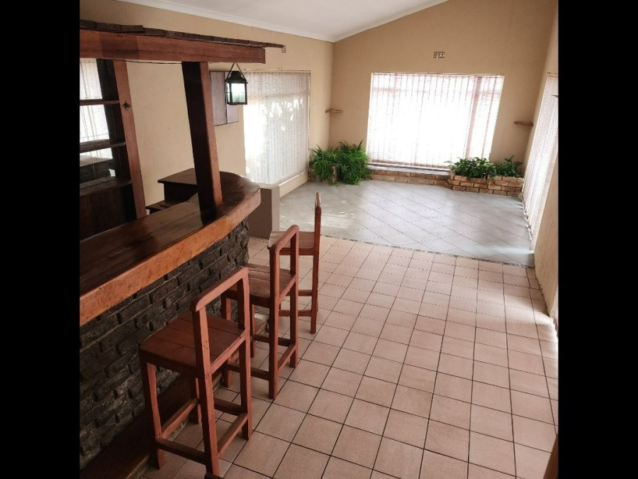 To Let 4 Bedroom Property for Rent in Terenure Gauteng