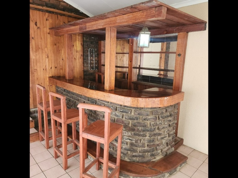 To Let 4 Bedroom Property for Rent in Terenure Gauteng