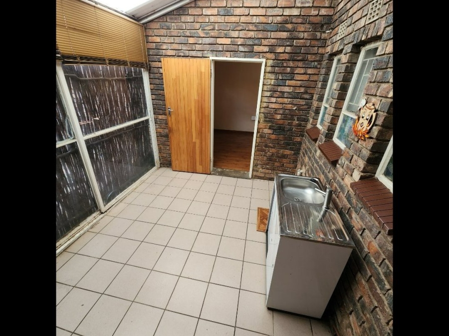 To Let 4 Bedroom Property for Rent in Terenure Gauteng