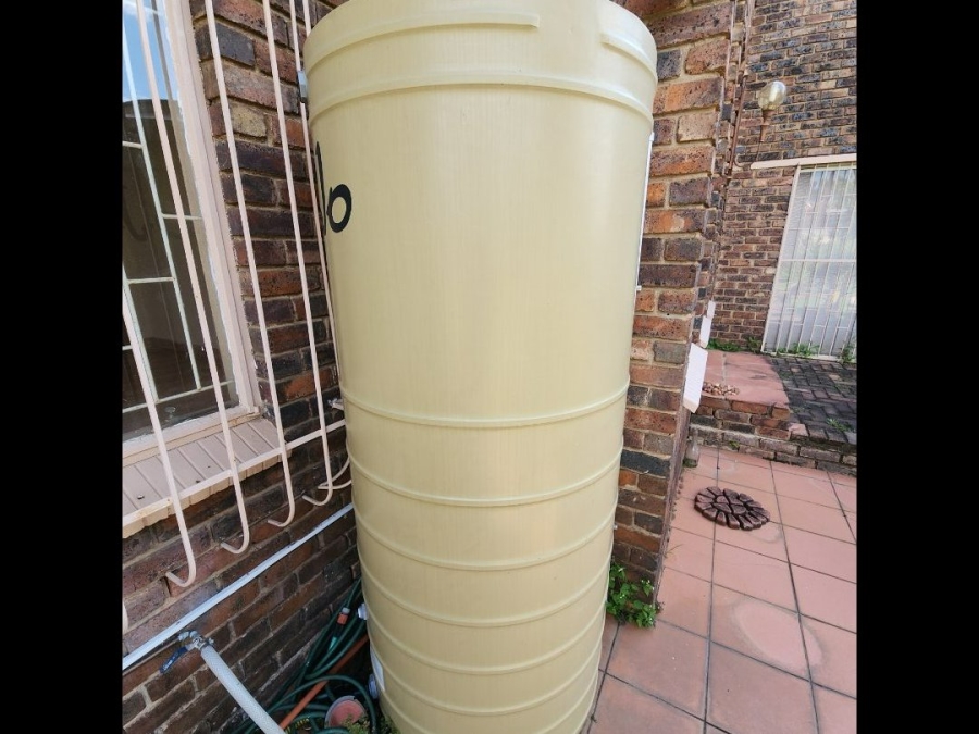 To Let 4 Bedroom Property for Rent in Terenure Gauteng