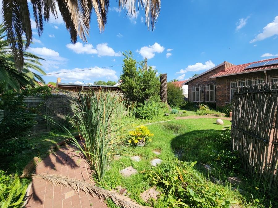 To Let 4 Bedroom Property for Rent in Terenure Gauteng