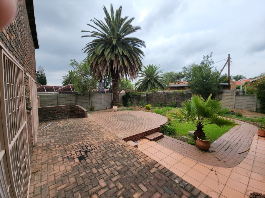 To Let 5 Bedroom Property for Rent in Terenure Gauteng