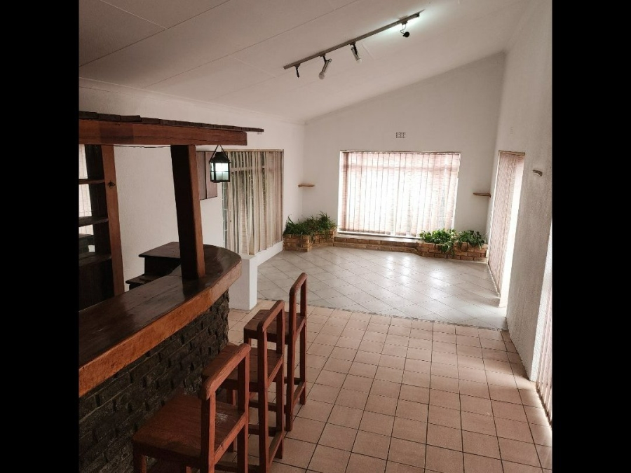 To Let 5 Bedroom Property for Rent in Terenure Gauteng