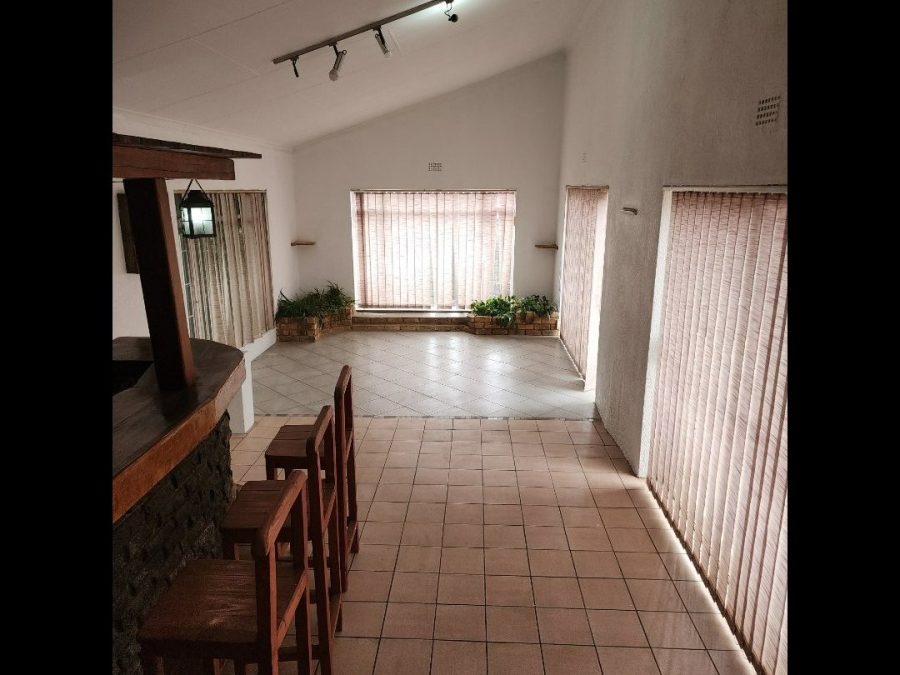 To Let 5 Bedroom Property for Rent in Terenure Gauteng