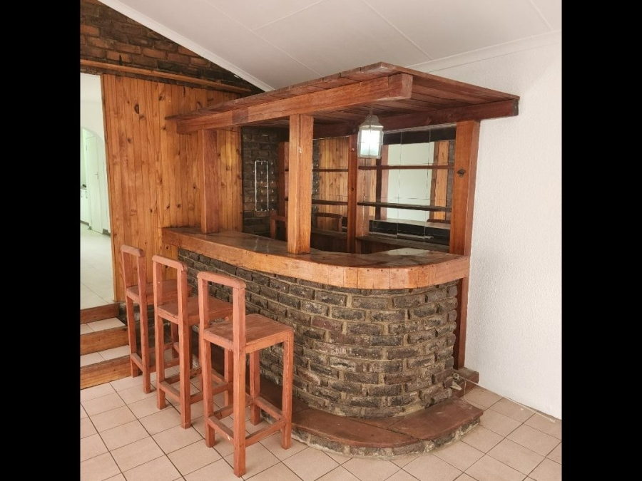 To Let 5 Bedroom Property for Rent in Terenure Gauteng