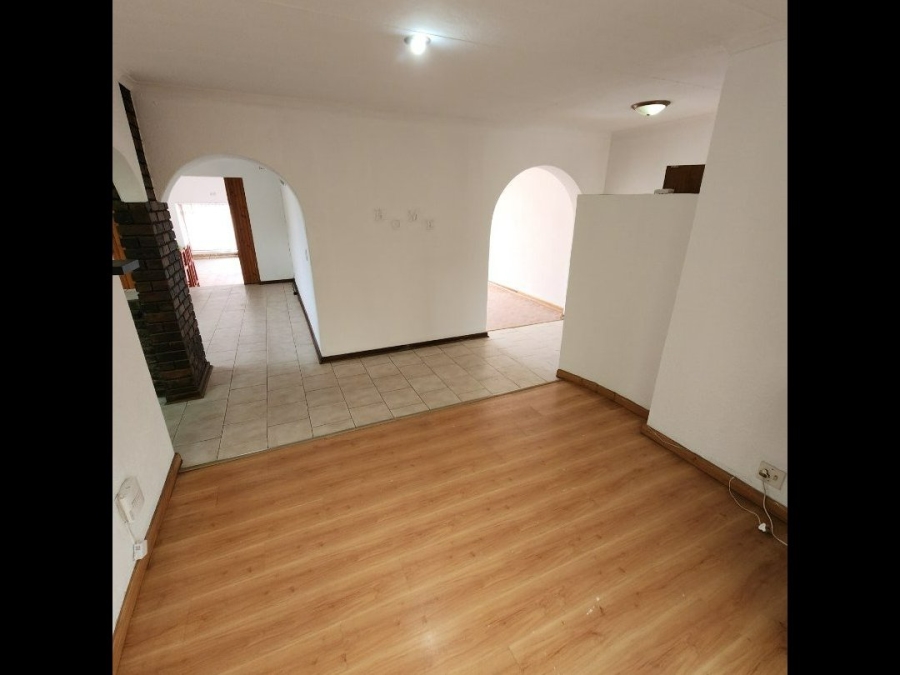 To Let 5 Bedroom Property for Rent in Terenure Gauteng