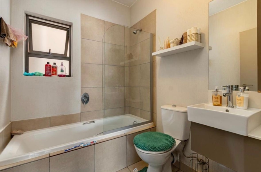 3 Bedroom Property for Sale in Broadacres Gauteng