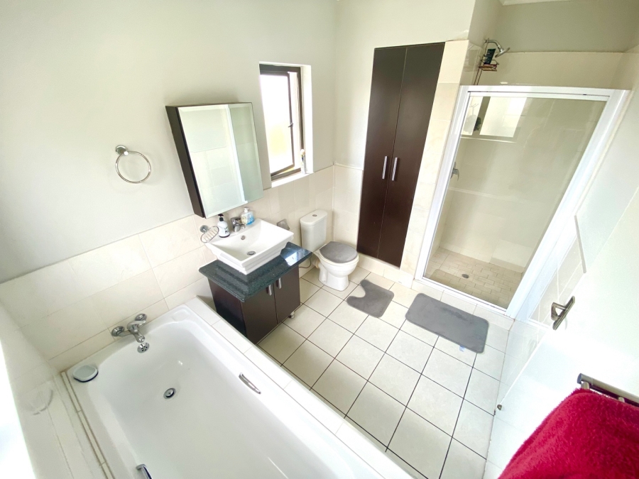 To Let 2 Bedroom Property for Rent in Noordwyk Gauteng