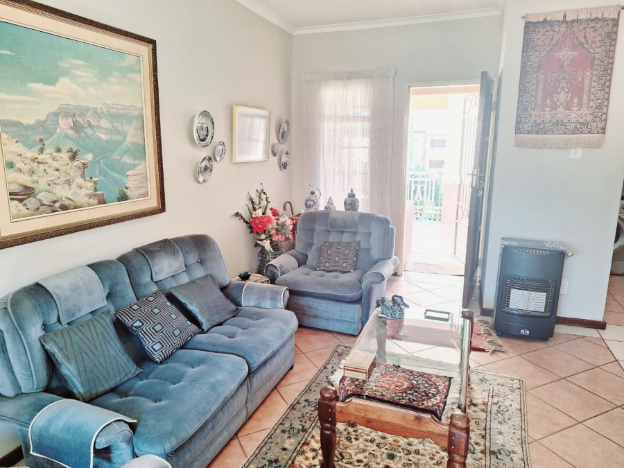 To Let 2 Bedroom Property for Rent in Faerie Glen Gauteng