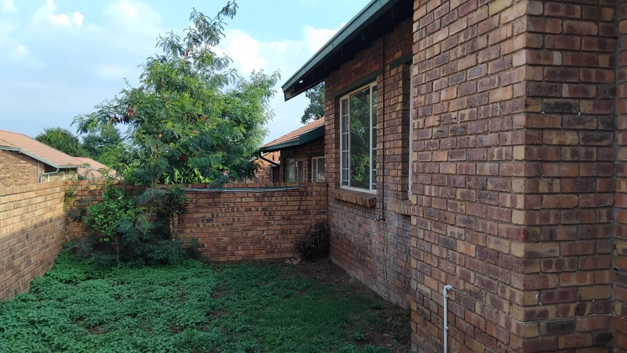 3 Bedroom Property for Sale in Birchleigh Gauteng