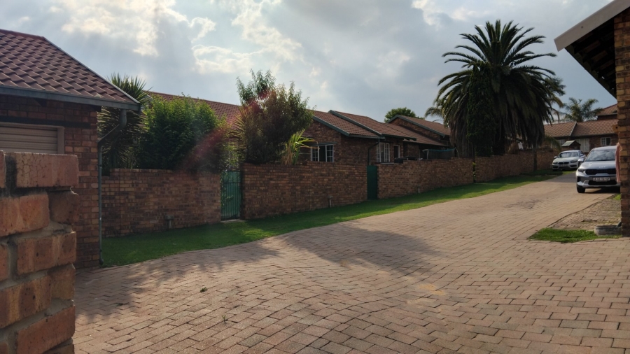 3 Bedroom Property for Sale in Birchleigh Gauteng