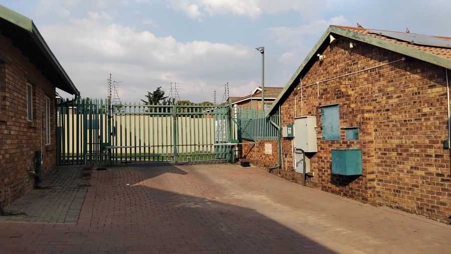 3 Bedroom Property for Sale in Birchleigh Gauteng
