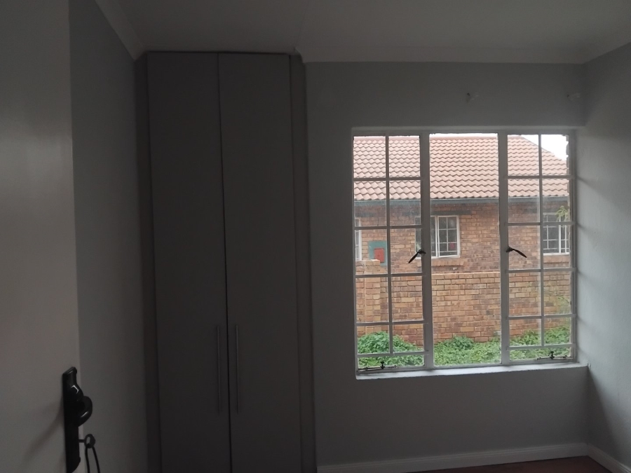 3 Bedroom Property for Sale in Birchleigh Gauteng