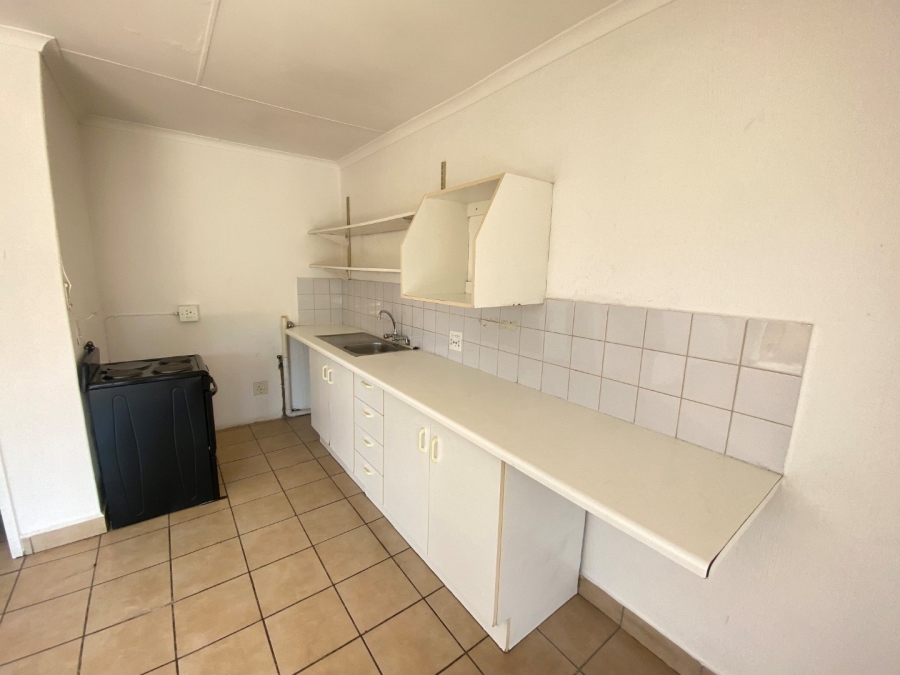 To Let 1 Bedroom Property for Rent in Olivedale Gauteng