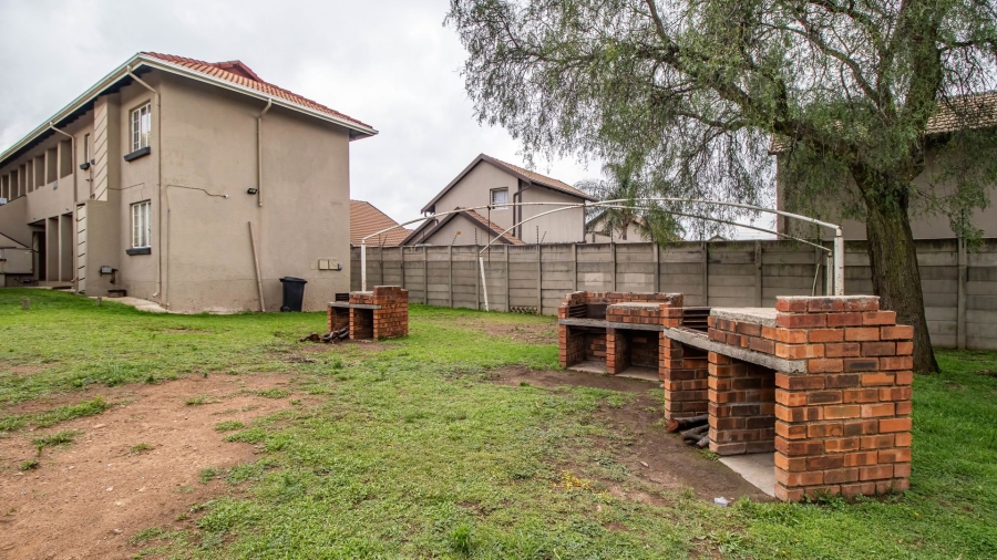 2 Bedroom Property for Sale in Eden Glen Gauteng