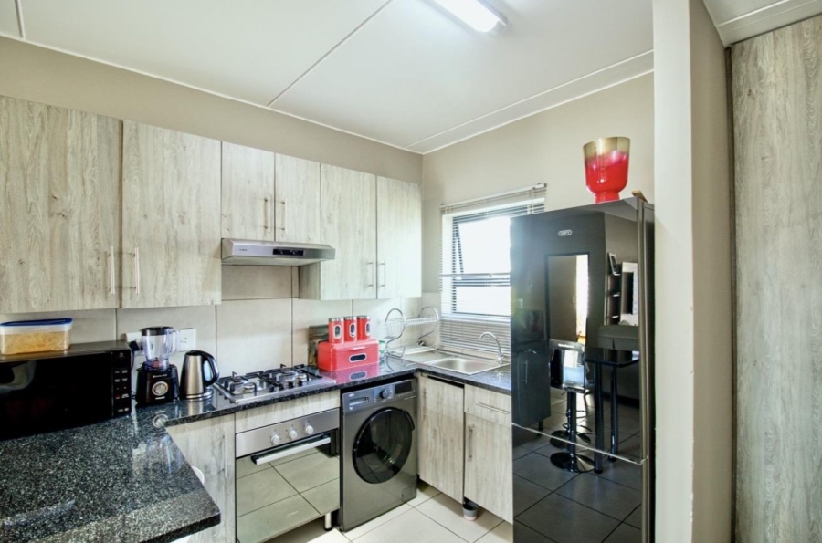 To Let 3 Bedroom Property for Rent in Glen Austin Gauteng