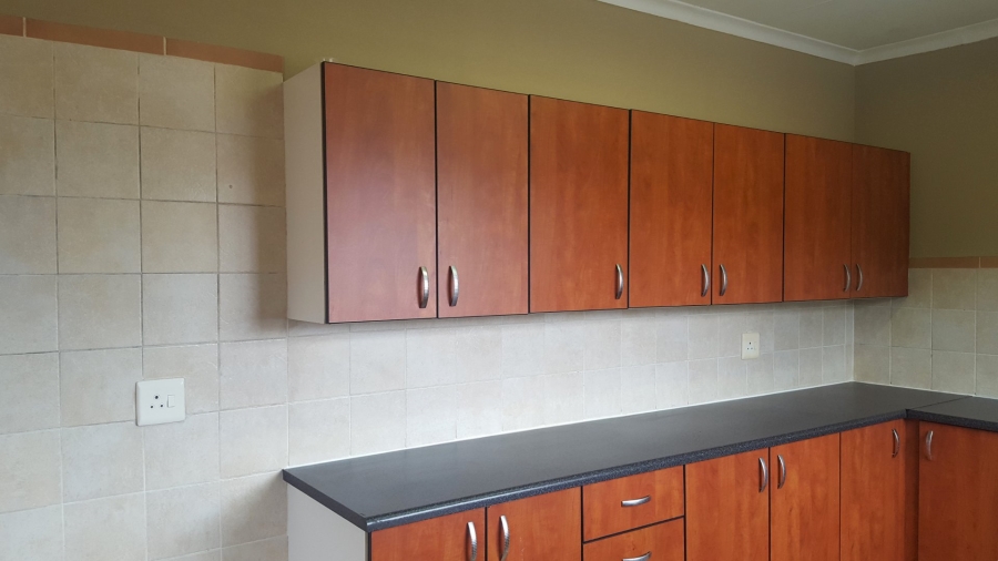 To Let 3 Bedroom Property for Rent in Noordhang Gauteng