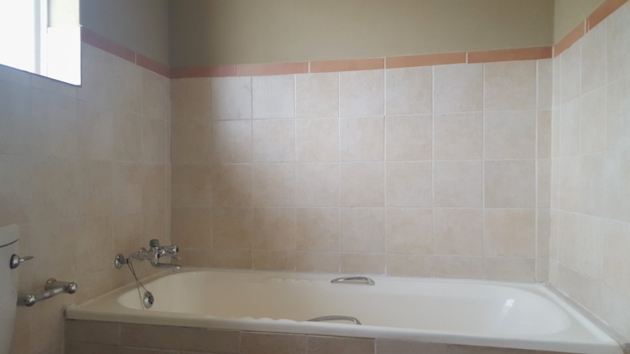 To Let 3 Bedroom Property for Rent in Noordhang Gauteng