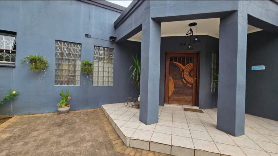4 Bedroom Property for Sale in Vanderbijlpark Sw 2 Gauteng