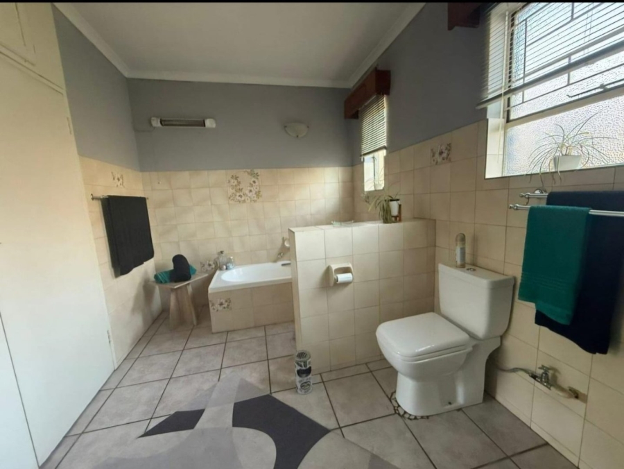 4 Bedroom Property for Sale in Vanderbijlpark Sw 2 Gauteng