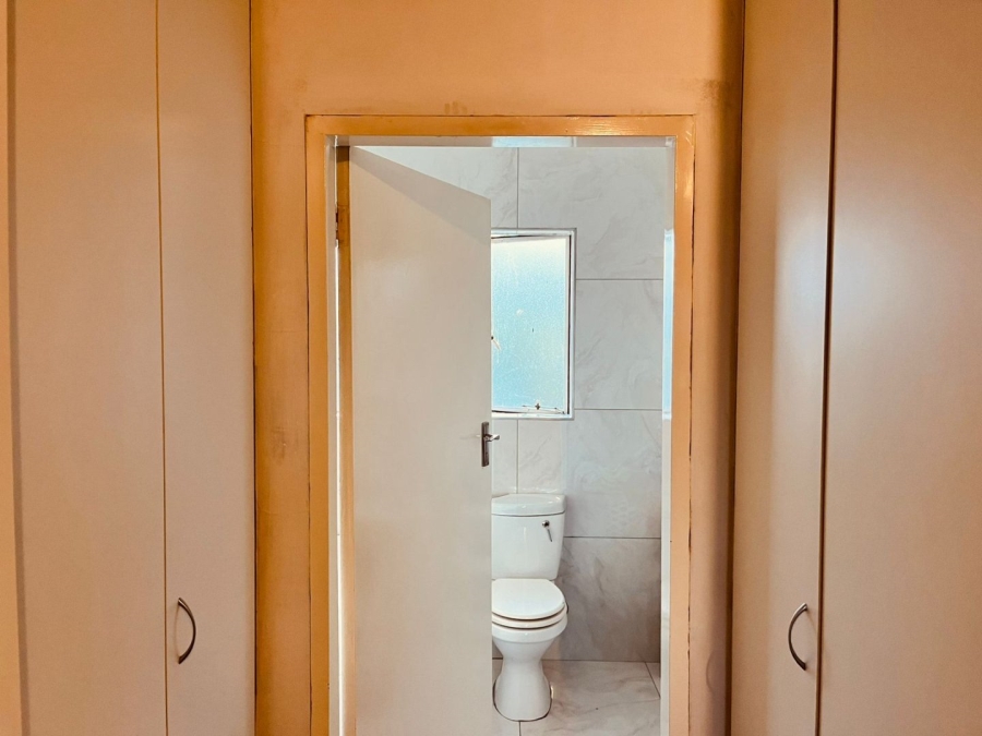 To Let 2 Bedroom Property for Rent in Noordwyk Gauteng