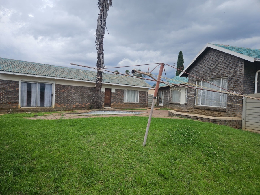 3 Bedroom Property for Sale in Crystal Park Gauteng