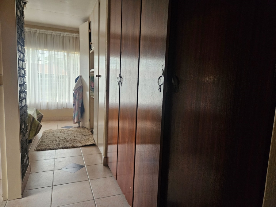 3 Bedroom Property for Sale in Crystal Park Gauteng