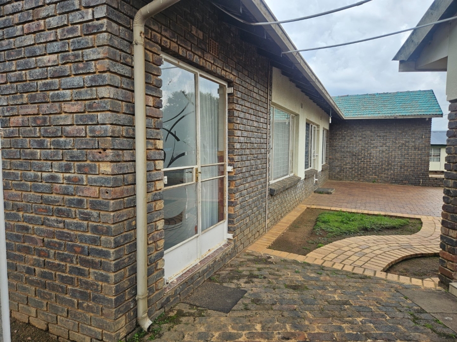 3 Bedroom Property for Sale in Crystal Park Gauteng