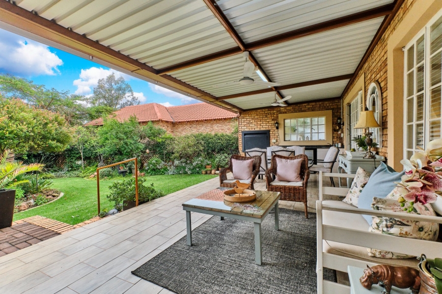 2 Bedroom Property for Sale in Wilgeheuwel Gauteng