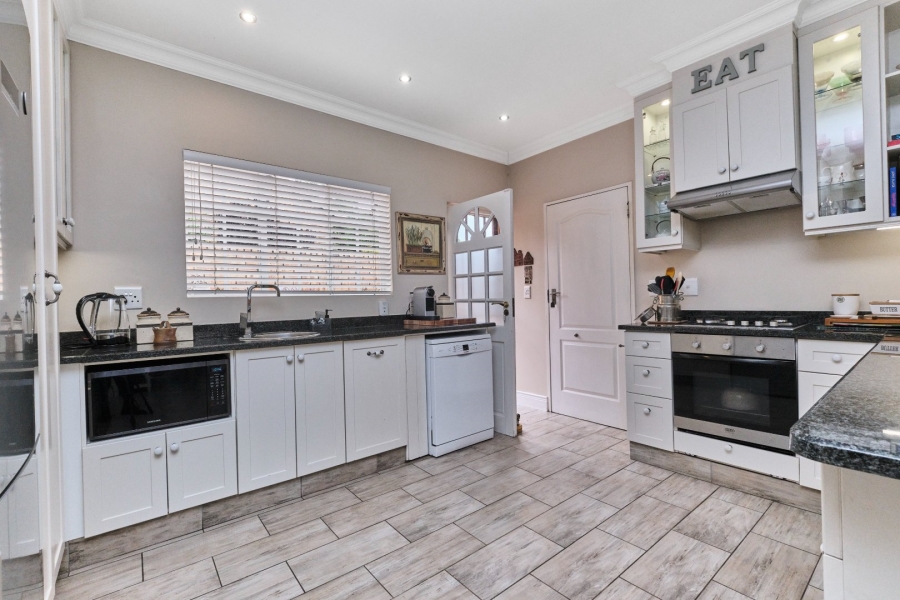 2 Bedroom Property for Sale in Wilgeheuwel Gauteng