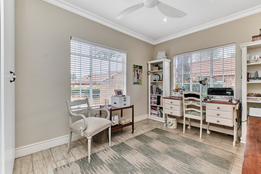 2 Bedroom Property for Sale in Wilgeheuwel Gauteng