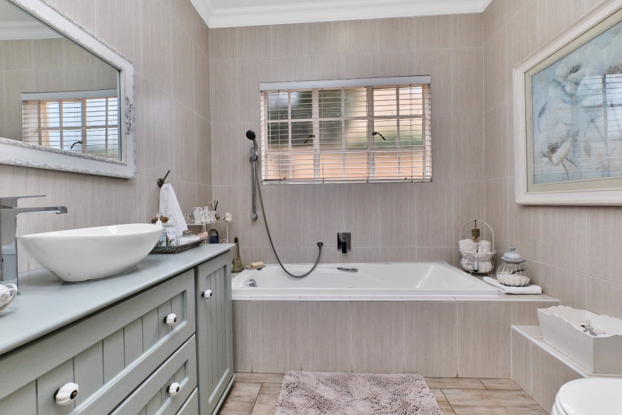 2 Bedroom Property for Sale in Wilgeheuwel Gauteng