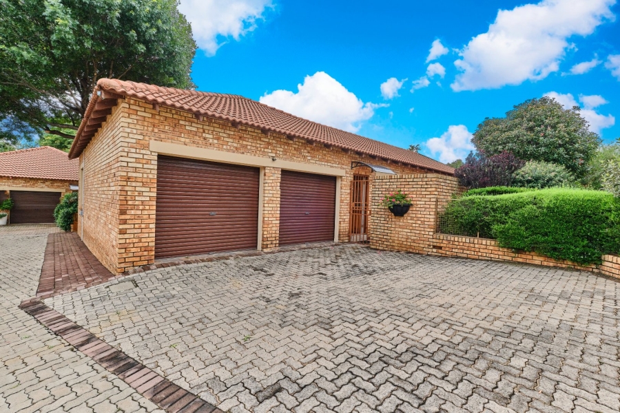 2 Bedroom Property for Sale in Wilgeheuwel Gauteng