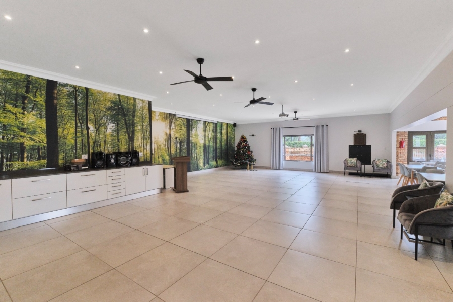 2 Bedroom Property for Sale in Wilgeheuwel Gauteng