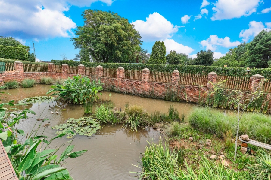 2 Bedroom Property for Sale in Wilgeheuwel Gauteng