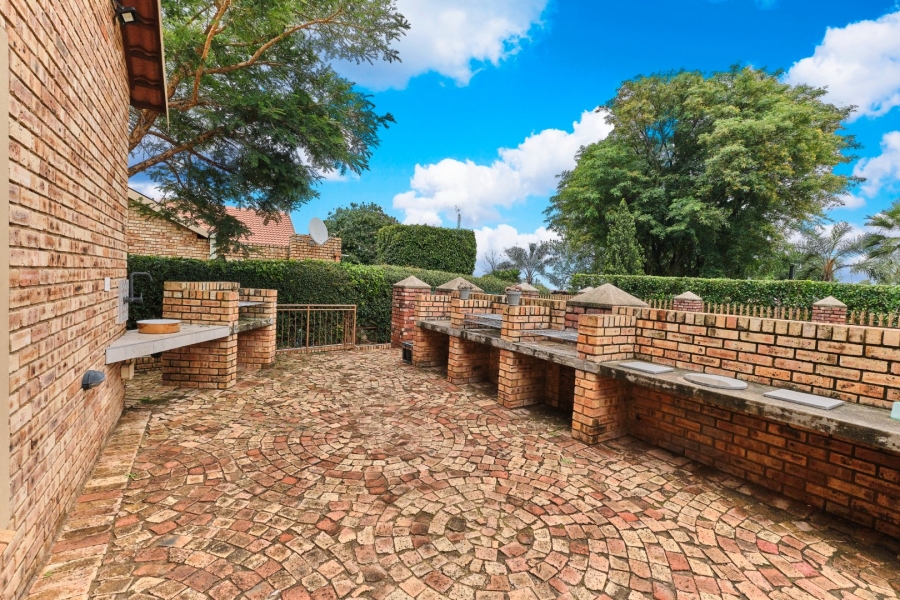 2 Bedroom Property for Sale in Wilgeheuwel Gauteng